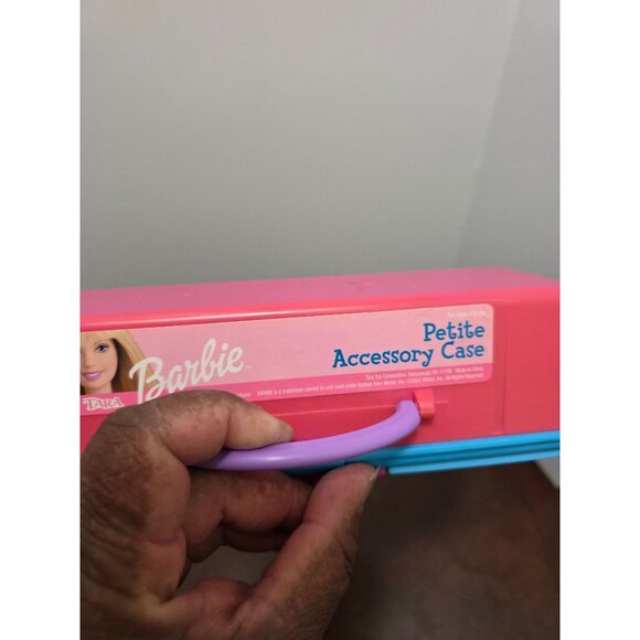 Vintage Barbie Petite Accessory Case By Tara Toy Corp With Mini Shoes And Access - Picture 3 of 8